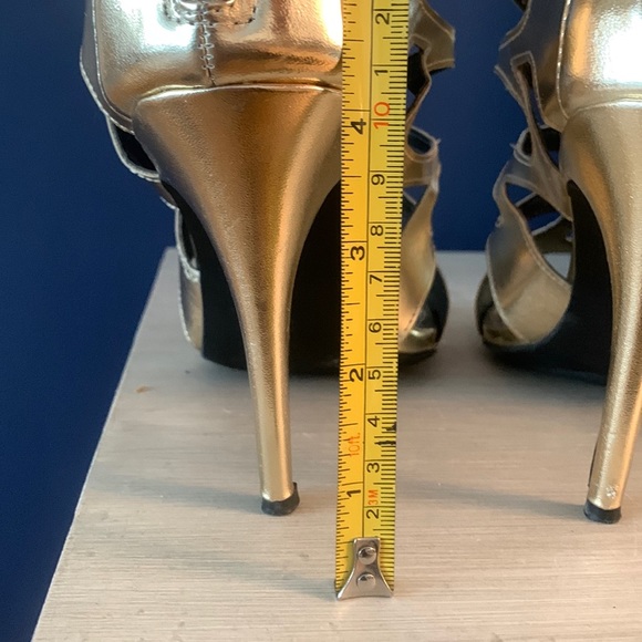 Gold caged high-heel Sandals 8 1/2 - Picture 7 of 7